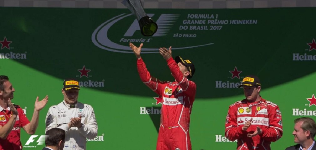 O alemão Sebastian Vettel venceu o GP do Brasil, neste domingo. O piloto da Ferrari garantiu o primeiro lugar logo na primeira curva, ao ultrapassar o pole Bottas; o campeão Lewis Hamilton deu show ao largar dos boxes, na última posição, e terminar em quarto lugar; o brasileiro Felipe Massa fez uma corrida tranquila e terminou na sétima posição
