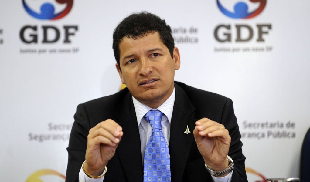 Delegado Sandro Avelar passou a ser o mais cotado para ocupar o cargo de diretor executivo da PF, o número dois na hierarquia da corporação; Avelar foi secretário de Segurança Pública do Distrito Federal e é ligado a Tadeu Filippelli, ex-vice-governador do DF e ex-assessor especial do presidente Michel Temer que chegou a ser preso pela PF numa operação que investigou desvio de recursos públicos nas obras do Estádio Nacional de Brasília