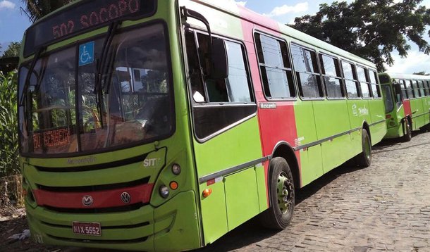 O alerta é do presidente do Sindicato dos Trabalhadores em Empresas de Transportes Rodoviários (Sintetro), Fernando Feijão; os donos de empresas de ônibus já avisaram que o pagamento da segunda parcela do 13º salário, que deverá ser creditada na conta dos trabalhadores na próxima quarta-feira (20), vai atrasar