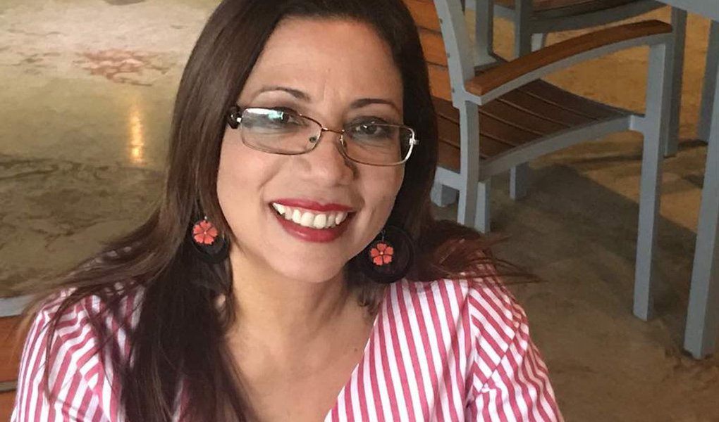 Presidente da Comissão de Comunicação da Assembléia Constituinte, a deputada chavista e ex-ministra Tania Diaz diz em Caracas, em entrevista ao  247 que "a hegemonia política no radio e na TV segue privada e oposicionista, só se equilibrando nos mesmos de grande disputa política". Perguntada sobre a derrota de governos progressistas nos países vizinhos, inclusive sobre o golpe no Brasil, ela diz:"a guerra midiática que enfrentamos não quer mudar nossas politicas. Quer destruir os Estados Nacionais"
 
 