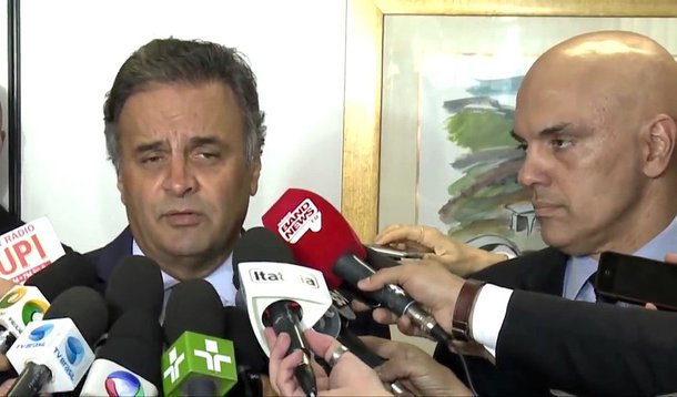 Ministro do Supremo Tribunal Federal Alexandre de Moraes atendeu a pedido dos investigadores e deu mais 30 dias para que a Polícia Federal investigue o senador Aécio Neves (PSDB-MG) sobre o suposto recebimento de R$ 5,2 milhões em propina da Odebrecht relacionadas à construção da sede do governo estadual de Minas
 