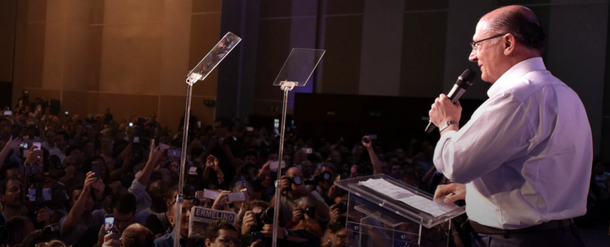 Com discurso de candidato ao Planalto, Alckmin fez um duro pronunciamento contra as gestões do PT no governo federal. “A ilha da fantasia petista nunca foi a terra prometida. A ilusão petista acabou em pesadelo na maior crise econômica e ética da história do país”, acusou; na convenção, o senador Aécio Neves (PSDB-MG), responsável pelo golpe de 2016 e pela desmoralização da hipocrisia moral do PSDB, foi vaiado