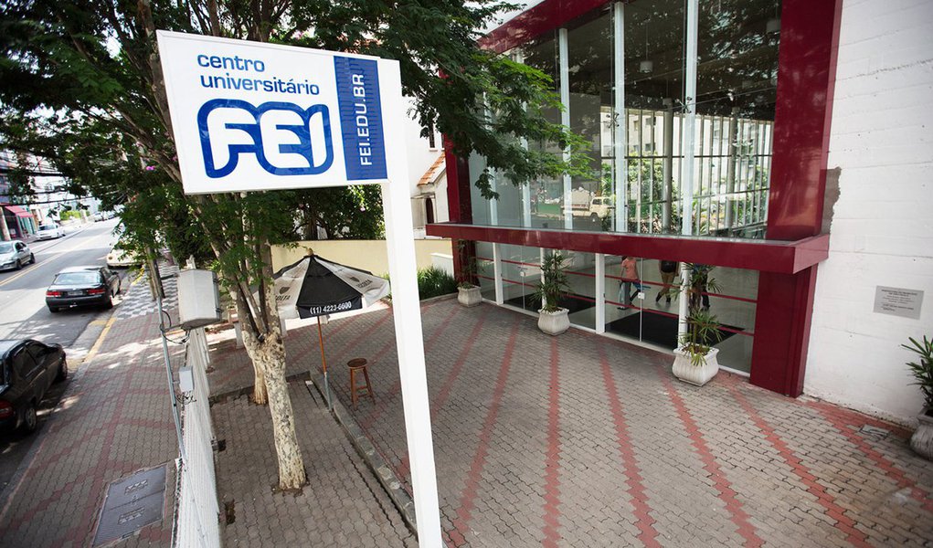 O Centro Universitário FEI anunciou o programa Instituição Amiga do Empreendedor; o projeto, que é coordenado por representantes do Ministério da Educação, instituições de ensino superior, entre outras entidades, tem como objetivo fomentar a profissionalização dos empreendedores, como também ampliar suas habilidades e conhecimentos para que possam se aperfeiçoar e, por fim, aumentar o índice de sucesso e sobrevivência dos pequenos negócios; “A proposta é que as faculdades, centros universitários e demais instituições de ensino superior abram suas portas para os empreendedores mais humildes, em geral, sem conhecimento técnico de como se pode gerir um negócio”, destaca o prof. Edson Sadao, do departamento de Administração da FEI