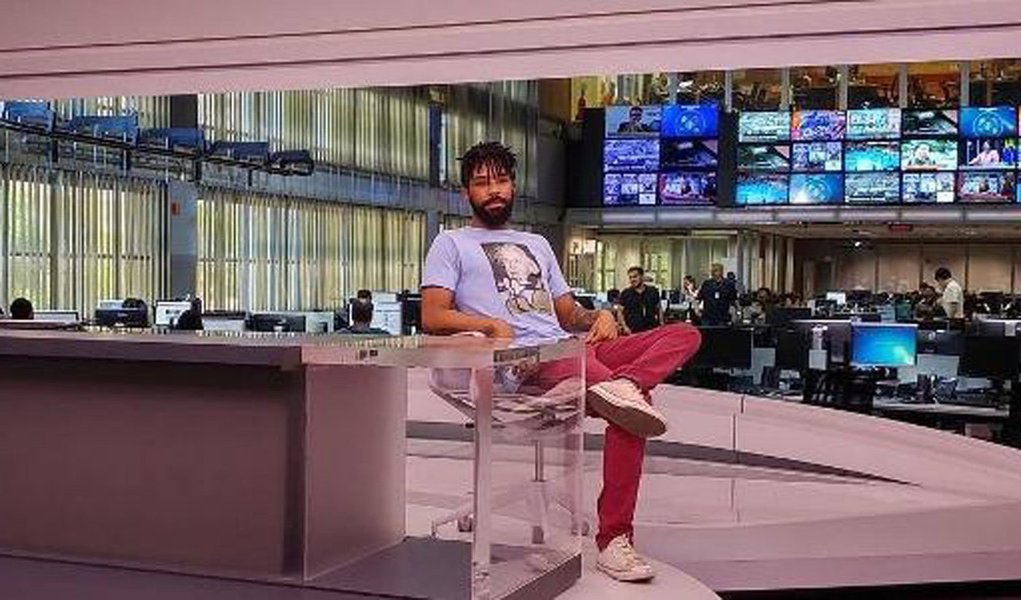 Diego Rocha, ex-funcionário da emissora que admitiu ter gravado e vazado o vídeo que exibia William Waack fazendo um comentário racista antes de uma transmissão ao vivo no final do ano passado, voltou a entrar na redação da emissora sem ser notado. Por isso, a Globo determinou uma devassa completa em câmeras de segurança na sua redação em São Paulo, na noite desta terça-feira (5)