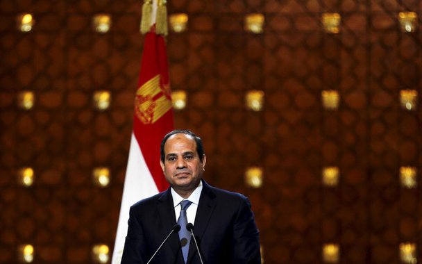 O presidente do Egito, Abdel Fatah al Sisi, assinou um decreto para estender até dezembro o estado de emergência no país, imposto pela primeira vez em abril devido a atentados terroristas contra cristãos; o novo período de três meses entrará em vigor a partir desta sexta-feira (13), segundo o decreto publicado no diário oficial, dois dias após expirar o período decretado em abril e renovado em julho