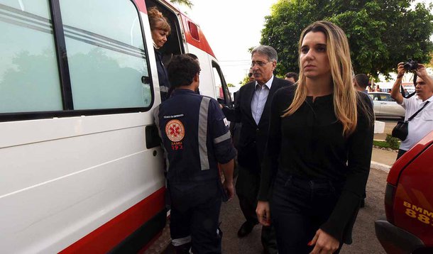 O governo federal anunciou R$ 8,7 milhões para ações de apoio à tragédia ocorrida na creche em Janaúba (MG) que já deixou 11 mortos; serão R$ 3,7 milhões destinados à construção de duas creches e conclusão de uma quadra esportiva. Na área de saúde, R$ 4 milhões vão ser destinados a dois hospitais onde as vítimas recebem atendimento e R$ 1 milhão para o reembolso de gastos da prefeitura de Janaúba