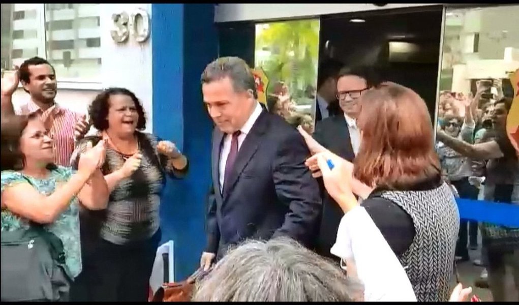 A Comissão da Verdade em Minas Gerais (COVEMG) divulgou nota contra a operação da Polícia Federal na qual houve a condução coercitiva de dirigentes da UFMG para prestar esclarecimentos sobre as obras do Memorial da Anistia, construído no campus de Belo Horizonte; para a Covemg, "há um evidente ataque de setores conservadores e autoritários contra a Universidade brasileira e tudo o que essas instituições representam para o Brasil"