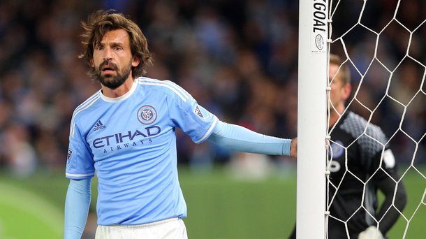 No mês passado o jogador de 38 anos insinuou que se aposentaria no final da temporada, e deixa o esporte com dois títulos da Liga dos Campeões, seis da liga italiana e a Copa do Mundo de 2006 que venceu com a Itália; “Não somente minha aventura em Nova York chega ao fim, mas também minha jornada como jogador de futebol”, escreveu Pirlo em seu Twitter