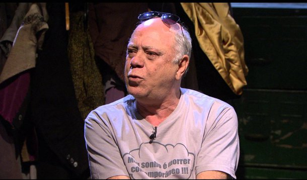 Prestes a estrear seu primeiro monólogo aos 50 anos de carreira, que terá reflexões sobre política e filosofia  o ator Tonico Pereira aproveitou para destacar os golpistas arrependidos no meio cultural;"Até fiz um vídeo sobre essa parte da direita que se arrependeu de participar do golpe  e agora quer fundar o partido brasileiro de centro radical... É por isso que não vou a certas reuniões. Prefiro a minha reflexão, solitária, do que ter de ir a Brasília com alguns personagens... Mas para isso eu me preparo, de repente não ganho mais dinheiro como ator... Passo a vender cachaça, como já fiz, ou camisas...", afirmou em entrevista