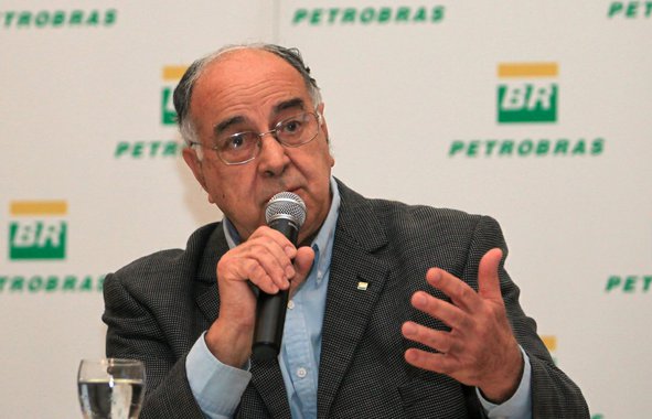 Responsável pelos trabalhos que levaram a descoberta do pré-sal pela Petrobras, o geólogo Guilherme Estrella deu uma serie de entrevistas ao 247 em julho de 2016; nos depoimentos, Estrella lembrou a postura "impecável" do governo Lula para enfrentar a política de esvaziamento da Petrobras que marcou o governo Fernando Henrique Cardoso; também diz que "petróleo não é mercado, é futuro" e, numa advertência para a tragédia que se armava contra o país, disse: "não há lugar para bonzinhos no pre-sal"; vale ler e refletir sobre os depoimentos  