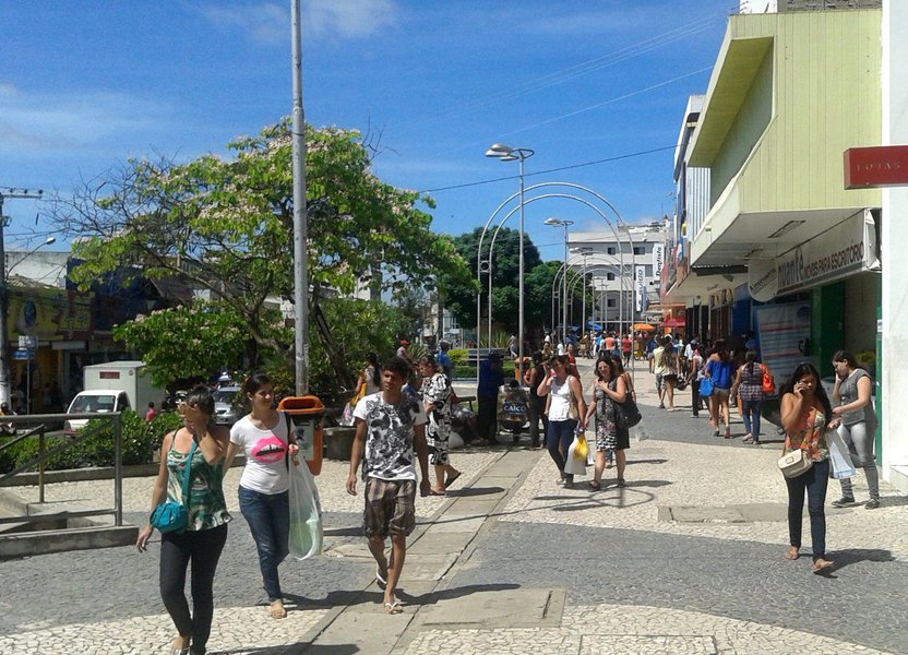 A menos de um ano para as eleições de 2018, Arapiraca, o município mais importante do interior de Alagoas, já tem pelo menos 11 candidatos a deputado, sendo que 9 pretendem disputar uma vaga na Assembleia Legislativa; com 135 mil eleitores, Arapiraca tem quatro deputados estaduais, mas não tem representante na Câmara Federal