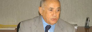 O ex-governador do Tocantins Siqueira Campos está em Brasília, onde a convite do senador José Agripino (RN), da deputada federal Professora Dorinha (TO) e de outras lideranças do DEM, ele acerta com a Nacional a data de filiação ao partido, que deverá trocar de nome para MUDE; a informação é do deputado estadual, secretário estadual do partido no Estado, Eduardo Siqueira Campos