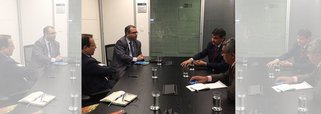 Em Brasília, o governador Wellington Dias se reuniu em audiência, com o vice-presidente de Habitação da Caixa Econômica Federal, Nelson Antônio de Sousa; o chefe do executivo estadual concluiu mais uma importante agenda na qual foi firmada resolução relacionada ao contrato de crédito de R$ 300 milhões já pactuados com a Caixa; a redução nas taxas de juros cobrados pela Caixa solicitada pelo Governo do Piauí em alusão ao limite estabelecido recentemente pelo Tesouro Nacional não foi aprovada pelo banco público