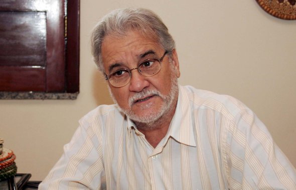 "STF decidiu a favor do desrespeito aos direitos humanos. Contra inclusive opinião de Raquel Dodge. A quem apelar? Só resta o Francisco...", diz o jornalista e escritor baiano Emiliano José; ele fala sobre a decisão da presidente do Supremo Tribunal Federal (STF), ministra Cármen Lúcia, de mantem proibição de zerar redação que desrespeitar direitos humanos