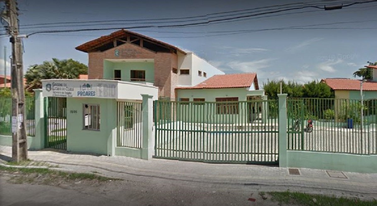 Quatro adolescentes, com idades entre 12  e 17 anos, que cumpriam medidas socioeducativas no Centro de Semiliberdade Mártir Francisca, foram assassinados na madrugada desta segunda-feira (13). Os jovens foram retirados à força de dentro da unidade e executados. A Policia Civil está investigando o caso e suspeita de ligação com as facções criminosas que atuam no Ceará