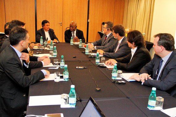 O governador Wellington Dias reuniu-se, em Brasília, com o presidente do Fundo Internacional Agrícola (Fida), Gilbert Houngbo; o encontro teve como objetivo discutir o prosseguimento de projetos do Viva o Semiárido, programa que visa reduzir a pobreza, aumentar a produção e melhorar o padrão de vida da população no meio rural do Semiárido Piauiense; ficou acordada a liberação de R$ 16,4 milhões para prosseguir com as atividades produtivas predominantes da geração de renda e do fortalecimento organizacional das famílias rurais