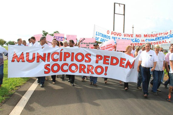 Prefeitos de todo o país, incluindo uma caravana de Alagoas, estarão reunidos em Brasília para uma grande mobilização nesta terça-feira (21) e quarta-feira (22); também está prevista uma agenda sólida, composta de reuniões com lideranças partidárias, além de debates sobre as pautas prioritárias; movimentação na capital federal é uma das ações da campanha "Não deixem os Municípios afundarem" e é articulada pela Confederação Nacional de Municípios (CNM)