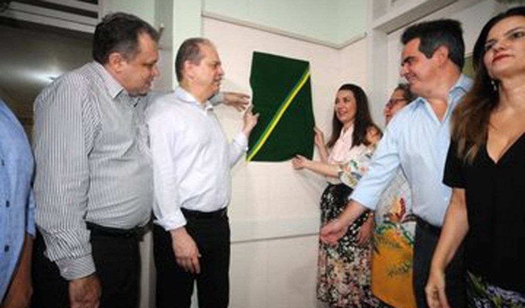 A governadora em exercício Margarete Coelho recebeu, em Parnaíba, o ministro da Saúde, Ricardo Barros; foram anunciados investimentos de R$ 30 milhões para a reforma e ampliação do Hospital Estadual Dirceu Arcoverde (Heda); o projeto de reforma e ampliação do Heda foi elaborado pela Secretaria de Estado da Saúde (Sesapi) e apresentado ao Ministério da Saúde para ampliar a capacidade de assistência em média e alta complexidade da região, que engloba também o Território dos Cocais, além dos estados do Maranhã e Ceará