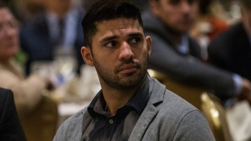 "A Globo alegou corrupção para orquestrar o golpe. Agora foi pega pagando propina para a Fifa. Nunca foi sobre corrupção!", escreveu o vereador do Rio de Janeiro David Miranda (PSOL) no Twitter; ele se refere à denúncia de que a Rede Globo pagou propina diretamente pelos direitos de transmissão de jogos da FIFA no Brasil