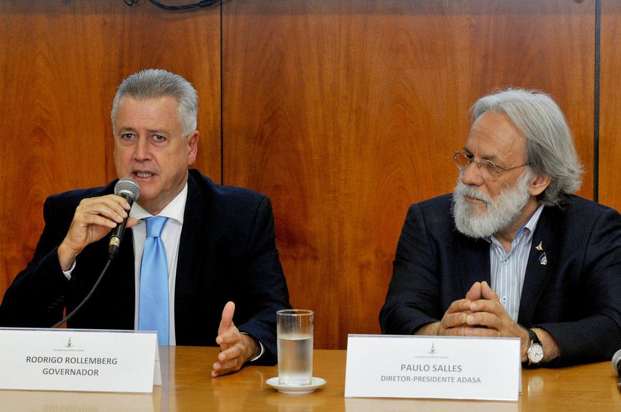O governador Rodrigo Rollemberg assegurou apoio à realização do 8º Fórum Mundial da Água, que ocorrerá na capital federal entre os dias 18 e 23 de março de 2018; realizado pela primeira vez no Hemisfério Sul, a nova edição do fórum buscará o maior envolvimento da sociedade no debate sobre a água; Estádio Nacional de Brasília receberá a Vila Cidadã, espaço aberto a entidades que têm interesse no tema; “Estamos muito felizes em receber este megaevento das águas. Entendo que esse é um dos mais importantes realizado em Brasília nos últimos anos, uma vez que estamos tratando de um dos temas mais essenciais para a humanidade que é a água. Um tema que mobiliza a atenção de todos os países” 