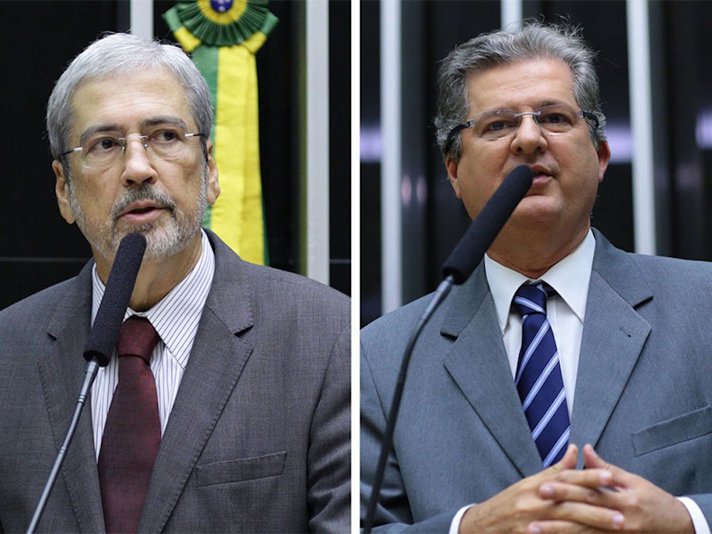 Tudo indica que o ministro da Secretaria de Governo, Antônio Imbassahy, vai continuar no cargo na reforma ministerial que Michel Temer fará em breve; e se mantiver a decisão de permanecer no governo, Imbassahy vai esgotar qualquer possibilidade de se reconciliar com o PSDB baiano, cuja maioria dos membros defende o desembarque integral do governo; "Defendo que na convenção do dia 9 de dezembro o PSDB decida sair unido do governo. Eu pessoalmente não tenho cargo nenhum no governo federal. Nada vai mudar (com a reforma)", diz o deputado Jutahy Magalhães Jr.