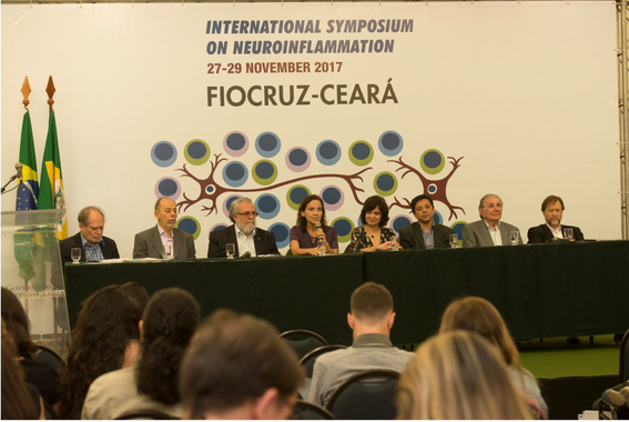 O Simpósio Internacional de Neuroinflamação, que teve início na manhã desta segunda (27), integra uma série de eventos que culminarão com a inauguração do campus da Fiocruz Ceará, no Polo Industrial e Tecnológico da Saúde, no Eusébio. "Nos próximos dias o governador Camilo Santana deve estar anunciando a data da inauguração oficial. São laboratórios de alta tecnologia que estão entre os melhores do mundo. Com essa parceria, o Ceará entra no hall de estados com base no conhecimento”, informou o secretário da Saúde estadual, Henrique Javi
