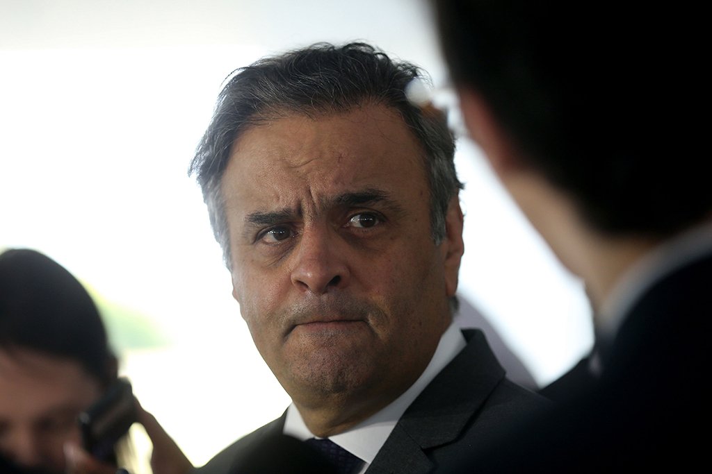 Brasília - Senador Aécio Neves fala à imprensa após audiência com o presidente Michel Temer no Palácio do Planalto (Wilson Dias/Agência Brasil)