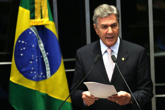Por unanimidade, a Segunda Turma do Supremo Tribunal Federal (STF) aceitou hoje (22) denúncia apresentada pela Procuradoria-Geral da República (PGR) contra o senador Fernando Collor (PTC-AL) pelos crimes de corrupção, lavagem de dinheiro e organização criminosa; com a decisão, Collor vira réu nas investigações da Operação Lava Jato; PGR acusa o parlamentar de receber R$ 29 milhões em propina pela suposta influência política na BR Distribuidora