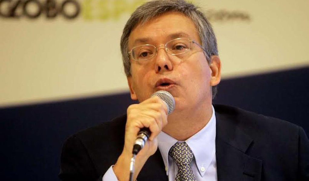 "A relação de Marcelo Campos Pinto e a Globo é tão umbilical que uma das empresas registradas em nome dele, a Sportsmaster Marketing Esportivo, aparece em pesquisa no Google com endereço à rua Jardim Botânico, 97. Este endereço pertence à Globo. É onde funcionam vários departamentos burocráticos, inclusive o recursos humanos — a diretoria e o departamento de jornalismo ficam ali perto, a uns 900 metros, na rua Lopes Quintas", escreve Joaquim de Carvalho no Diário do Centro do Mundo