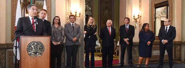 O governador Fernando Pimentel assinou, no Palácio da Liberdade, com o Serviço Brasileiro de Apoio às Micro e Pequenas Empresas em Minas Gerais (Sebrae/MG) termo de cooperação técnica para aprimorar o planejamento das compras institucionais, especialmente na aquisição de alimentos da agricultura familiar, em 750 escolas da rede estadual de ensino de cinco Territórios de Desenvolvimento (Alto Jequitinhonha, Baixo e Médio Jequitinhonha, Mucuri, Norte e Vale do Rio Doce)