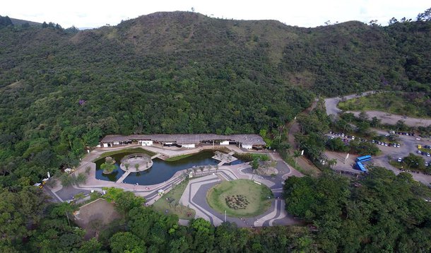 A informação é da Fundação de Parques Municipais e Zoobotânica (FPMZB) de Belo Horizonte; a Secretaria Municipal de Saúde fará um diagnóstico do parque, para identificar qual a causa da morte dos macacos; o óbito destes animais é um indício de febre amarela