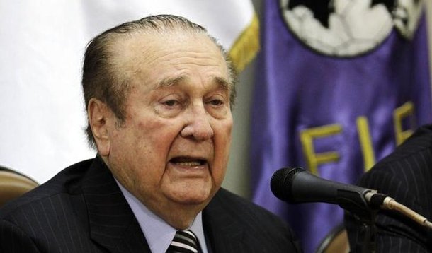 juiz de primeira instância do Paraguai autorizou nesta quinta-feira a extradição do ex-presidente da Confederação Sul-Americana de Futebol (Conmebol) Nicolás Leoz para os Estados Unidos, onde enfrenta acusações de subornos no âmbito de uma investigação de corrupção contra dirigentes de futebol