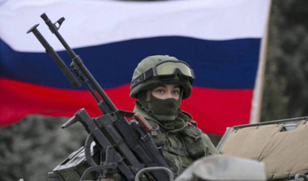 Presidente russo, Vladimir Putin, desembarcou na base aérea russa em Hmeymim, na Síria, e ordenou o início de retirada das tropas russas daquele país; "Ordeno ao ministro da Defesa, chefe do Estado-Maior General, que comece a retirada das tropas russas para seus pontos de posicionamento permanente", afirmou; base aérea em Hmeymim e o ponto de manutenção técnica e material da Marinha russa em Tartus continuarão funcionando