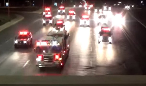 Um bombeiro de Ceilândia, no Distrito Federal, furtou um caminhão do quartel da corporação e saiu dirigindo em alta velocidade em direção a Brasília; o motorista percorreu o Plano Piloto e só parou na Esplanada dos Ministérios, perto do Congresso Nacional, após policiais militares acertarem tiros nos pneus da viatura;  crime aconteceu na madrugada deste domingo (3/12); a viatura, um caminhão de água usado em combate a fogo, parou pouco depois da Catedral de Brasília, por volta de 1h50; após o motorista perder o controle da direção, o veículo rodou, quase tombou e ficou parado na contramão, ao lado do canteiro central; a identidade do bombeiro não foi revelada