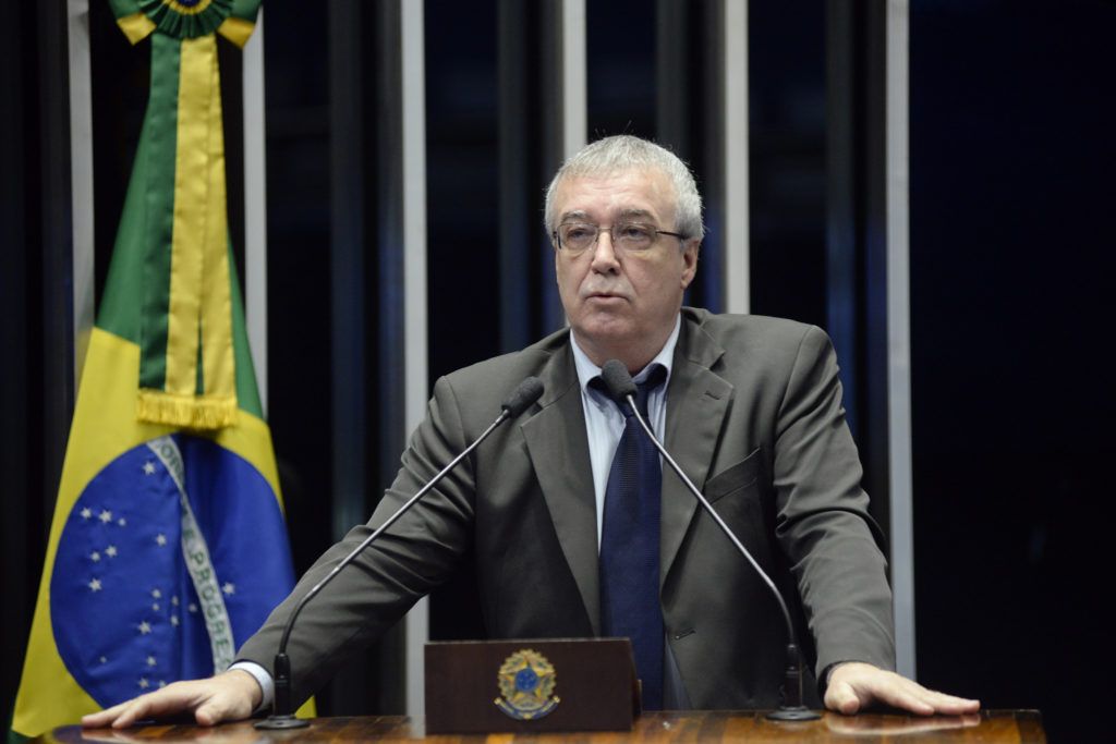 Após a operação na UFMG, o desembargador Lédio Rosa de Andrade, do TJ-SC, denuncia um plano “para atacar as universidades”; Não se sabe até que ponto esse planejamento é “consubstanciado em provas” de crimes dentro da universidade ou é um “planejamento para destruir a universidade”, diz; “Aliás, a gente não sabe nem o que é a Lava Jato mesmo”, afirma; “Estão sendo feitas verdadeiras barbaridades sob o ponto de vista jurídico e das conquistas civilizatórias em termos de Estado democrático de Direito, com a complacência dos tribunais superiores. Considerando o que está sendo feito na Lava Jato, em muitos países civilizados do mundo, os condutores estariam presos por ofensa à ordem democrática”
