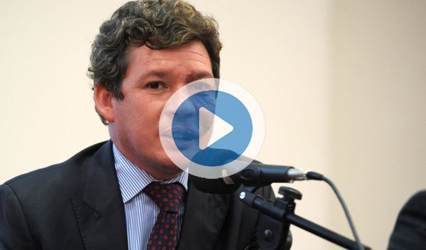 O deputado federal Reginaldo Lopes (PT/MG) manifestou vídeo sua indignação às declarações racistas do apresentador da Globo, William Waack, que já foi afastado pela emissora; "A declaração é criminosa e racismo é crime. Nós assistimos na grande mídia a uma naturalização da morte de jovens negros e pobres. A grande mídia é responsável porque ela fica em silêncio diante desse cenário", diz o parlamentar