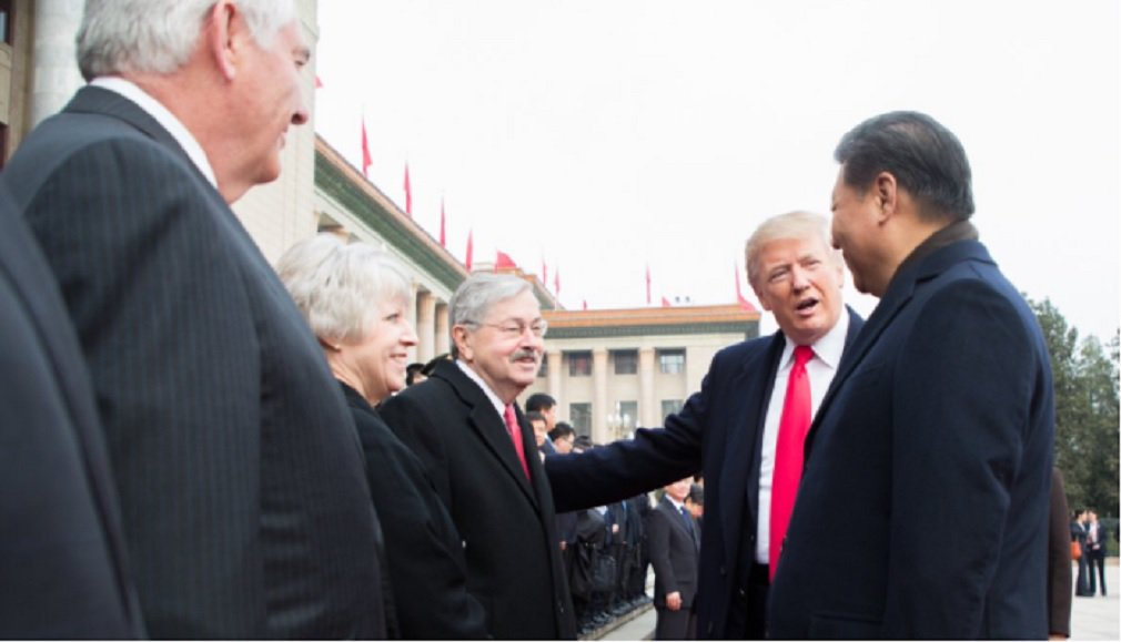 A Coreia do Norte disse neste sábado que a primeira viagem do presidente dos EUA, Donald Trump, à Ásia, mostrou que ele é um “destruidor” e pediu por uma guerra na península coreana; “Trump, durante sua visita, revelou sua verdadeira natureza como destruidor da paz e estabilidade mundiais e implorou por uma guerra nuclear na península coreana”, disse o porta-voz do Ministério das Relações Exteriores em comunicado divulgado pela agência estatal de notícias