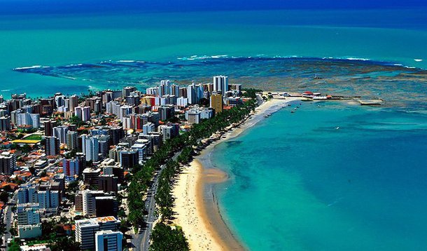A Secretaria Municipal de Economia (Semec) anunciou que o Imposto Predial e Territorial Urbano (IPTU) de 2018 em Maceió sofrerá um reajuste de 2,7%;  variação do tributo é menor em relação ao ano passado, quando o reajuste aplicado foi de 7,88%; cerca de 215 mil carnês começarão a ser entregues a partir de fevereiro do próximo ano; expectativa é arrecadar mais de R$ 105 milhões, levando em consideração a taxa de inadimplência que hoje está em cerca de 50%