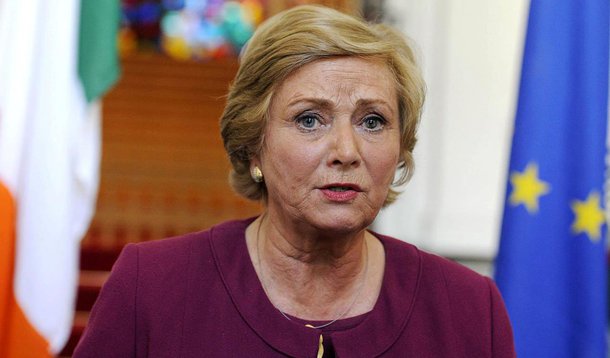 Vice-primeira-ministra da Irlanda, Frances Fitzgerald, concordou em renunciar, relatou a emissora RTE, em um passo que deve pôr fim a probabilidade de uma nova eleição que teria potencial impacto negativo nas negociações do Reino Unido para sair da União Europeia, o chamado Brexit