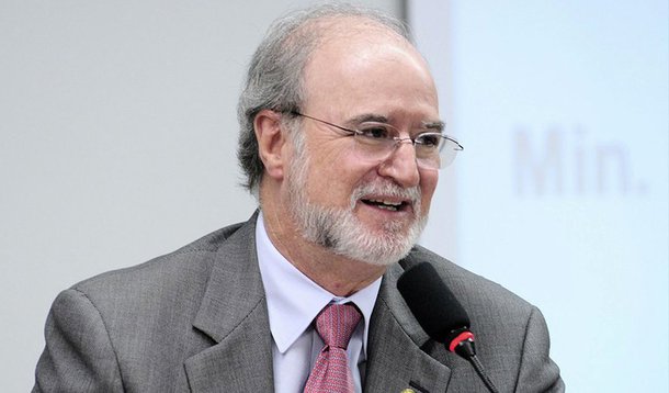 O Tribunal de Justiça de Minas Gerais (TJMG) negou os embargos de declaração, com efeito modificativo, apresentados pela defesa do ex-governador Eduardo Azeredo (PSDB); a defesa do tucano tentou anular a sentença já proferida de 20 anos e dez meses de prisão por peculato e lavagem de dinheiro no chamado mensalão mineiro