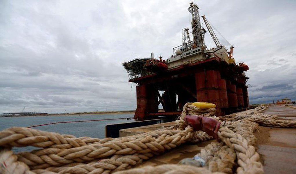 Agência Nacional do Petróleo, Gás Natural e Biocombustíveis (ANP) pediu ao Tribunal de Contas da União (TCU) um adiamento para publicação de uma resolução que irá regulamentar um pedido de perdão (ou "waiver") por não cumprimento de conteúdo local em equipamentos; objetivo é utilizar o prazo para buscar junto ao governo uma aprovação para elevar o conteúdo local anteriormente previsto para plataformas