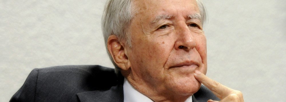 Crise, Estado e Desenvolvimento: Desafios e perspectivas para a América do Sul é o tema do ciclo de debates da Representação Brasileira no Parlamento do Mercosul (Parlasul).Jornalista Mauro Santayana, colunista político do Jornal do Brasil.