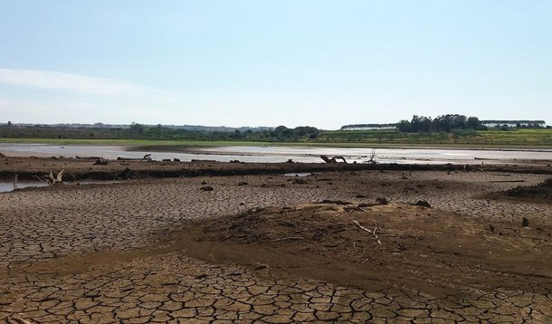 O índice da barragem do rio Descoberto foi comemorado pelo governador, Rodrigo Rollemberg; de acordo com o Instituto Nacional de Meteorologia, o índice pluviométrico do mês está 39% acima da média histórica, o maior dos últimos quatro anos