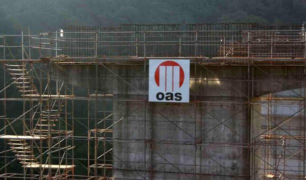 Morreu em São Paulo o empresário baiano César Mata Pires, dono da construtora OAS; as informações dão conta de que ele estava caminhando pelo bairro do Pacaembu, na capital paulista, quando sofreu um infarto; o empresário é casado com uma das filhas do ex-senador Antônio Carlos Magalhães, Tereza Mata Pires