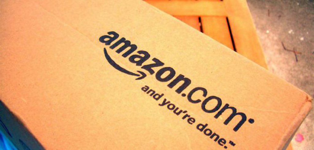 Na semana passada, a Amazon lançou o Spark, uma rede social que lembra bastante o Instagram, em que os usuários são convidados a escolher alguns temas de interesse, como moda feminina, comida, presentes, livros etc. e, ao utilizar o serviço, verão fotos de produtos relacionados a esses temas, compartilhadas por outros usuários, e poderão comprá-los, apenas clicando nas imagens ou em links que os levem à página do produto; de acordo com a página do Spark na Amazon, trata-se de um lugar para descobrir coisas de pessoas que compartilham os mesmos interesses que você; se estiver procurando inspiração para a decoração da sua casa ou dicas sobre o melhor tênis de corrida, o Spark facilita a sua busca