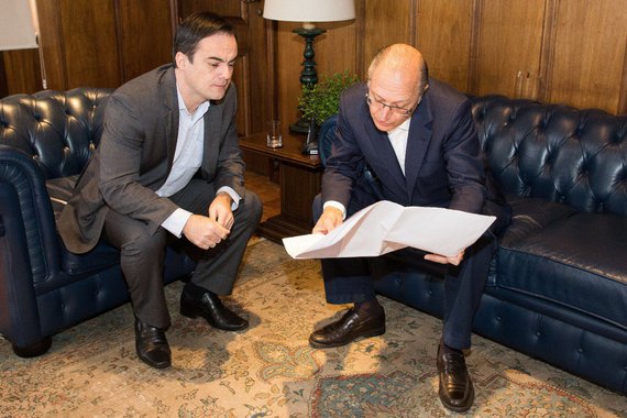 O deputado estadual Capitão Wagner (PR) reuniu-se nesta sexta (4) com o governador de São Paulo, Geraldo Alckmin, para discutir segurança pública e gestão hídrica. “Alckmin me mostrou alguns dados que comprovam a redução dos seus índices de homicídios, enquanto que no Estado do Ceará aconteceu o contrário”, disse