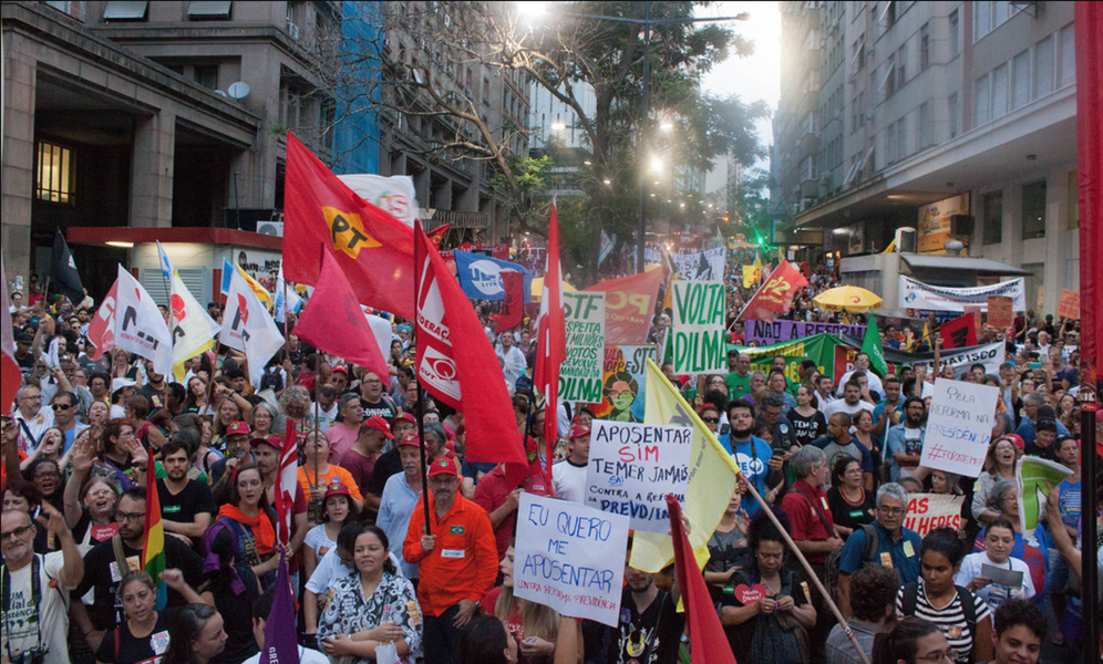 Com o objetivo de estimular a participação popular na luta contra os retrocessos impostos pelo governo Michel Temer, o Partido dos Trabalhadores realiza a Tribuna Livre nesta sexta-feira (11), em Fortaleza. O encontro, aberto à toda a sociedade, ocorrerá na Praça do Ferreira (Centro)