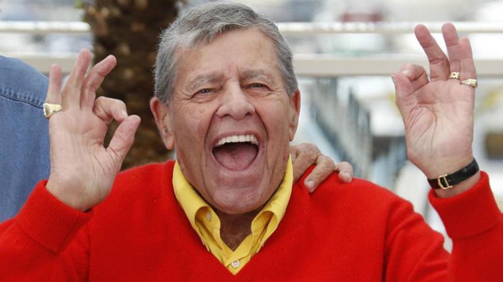 Com mais de 50 filmes na carreira, Jerry Lewis, o "rei da comédia", como era chamado, morreu aos 91 anos de acordo com informações divulgadas pelo Washington Post; não há detalhes sobre o motivo do falecimento; em junho deste ano, Lewis foi hospitalizado para tratamento de uma infecção do trato urinário