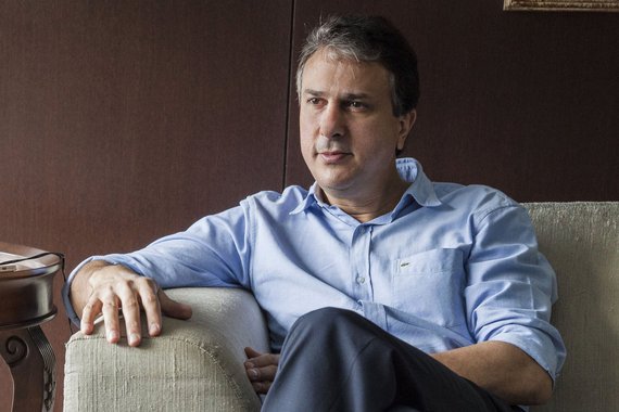 Em conversa semanal ao vivo com internautas pelo Facebook, nesta terça (26), o governador Camilo Santana (PT) comemorou mais uma vez a escolha de Fortaleza como hub no Nordeste e afirmou que será criado um grupo de trabalho para as próximas ações do equipamento e a realização de estudo para avaliar o impacto econômico. “Temos que aproveitar essa grande vocação e esse potencial da nossa localização geográfica para criar oportunidades para o nosso Estado”, disse. E afirmou: “Vamos fazer de Fortaleza um modelo exemplar de um grande centro de conexões do Brasil”