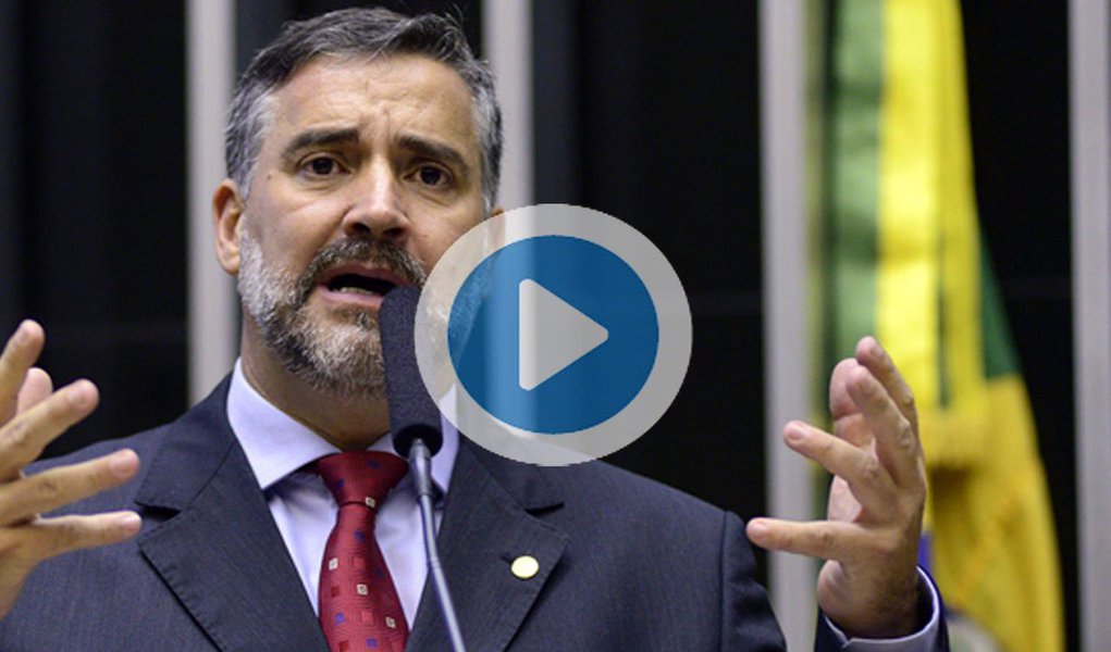 Em vídeo, deputado Paulo Pimenta (PT-RS) lembra do extrato da Receita Federal, relativo ao Imposto de Renda pago pelo ex-advogado da Odebrecht Rodrigo Tacla Duran, que "demonstra que existem pagamentos em nome de Rosângela Moro", esposa do juiz; "Há pelo menos dois anos e meio a Lava Jato sabe disso. Poderia Moro ter julgado Tacla Duran ou questões envolvendo a Odebrecht na medida em que o advogado pagou a sua mulher? Que a sua esposa, como advogada, recebeu de Tacla Duran, do doleiro foragido?", questiona o deputado; assista
